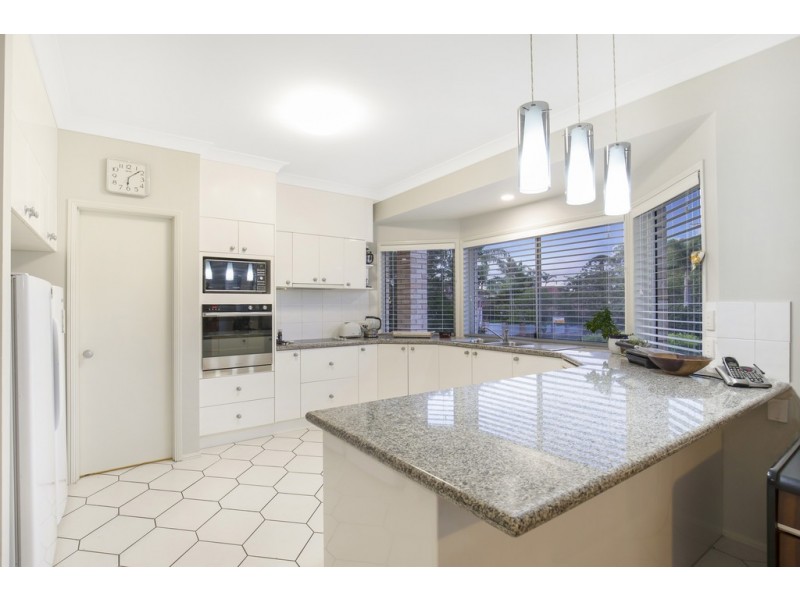 1 Waverley Court, Ormiston QLD 4160