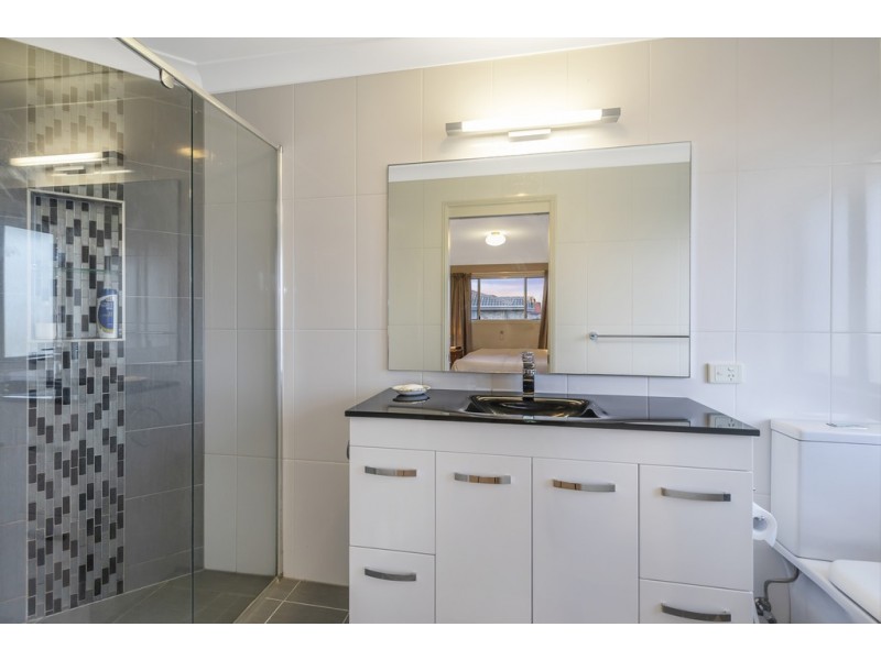 1 Waverley Court, Ormiston QLD 4160