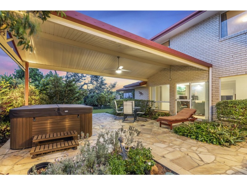 1 Waverley Court, Ormiston QLD 4160