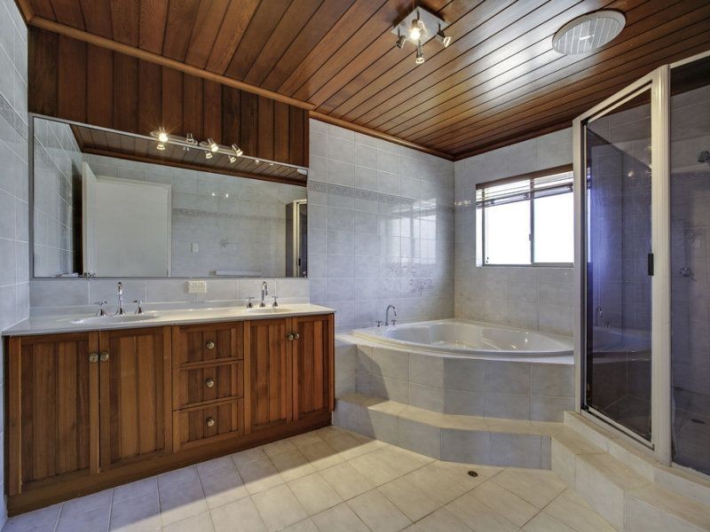 16 Estelle Street, Birkdale QLD 4159