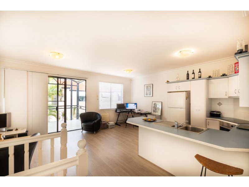 8/23-25 North Street, Cleveland QLD 4163