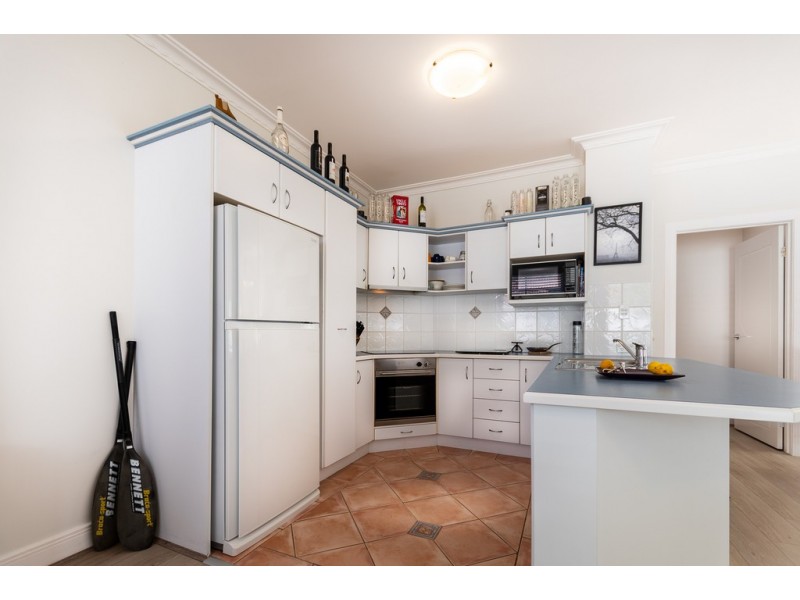8/23-25 North Street, Cleveland QLD 4163