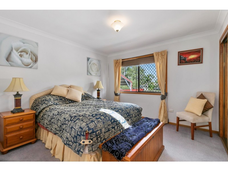 13 Whitehall Avenue, Birkdale QLD 4159