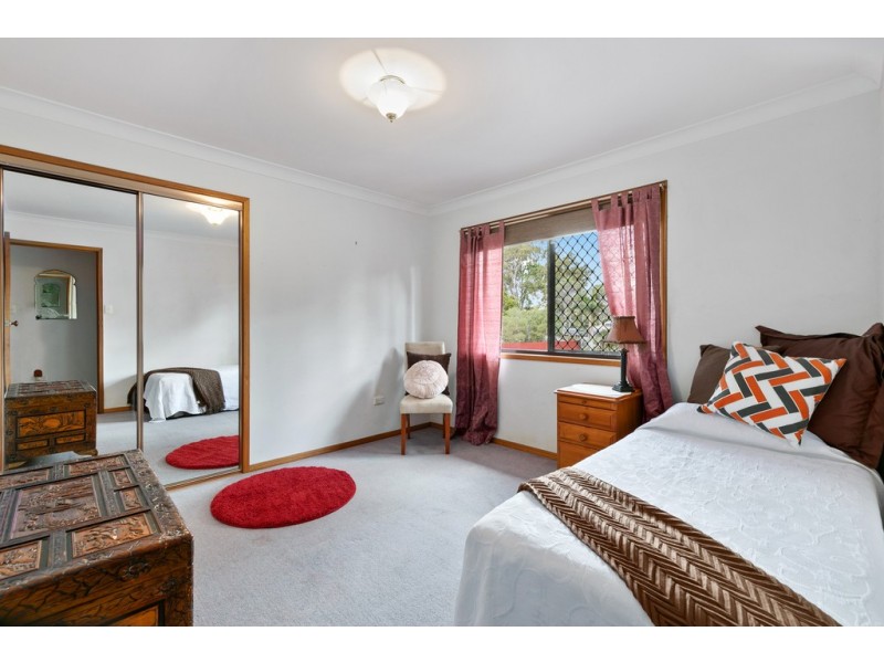 13 Whitehall Avenue, Birkdale QLD 4159