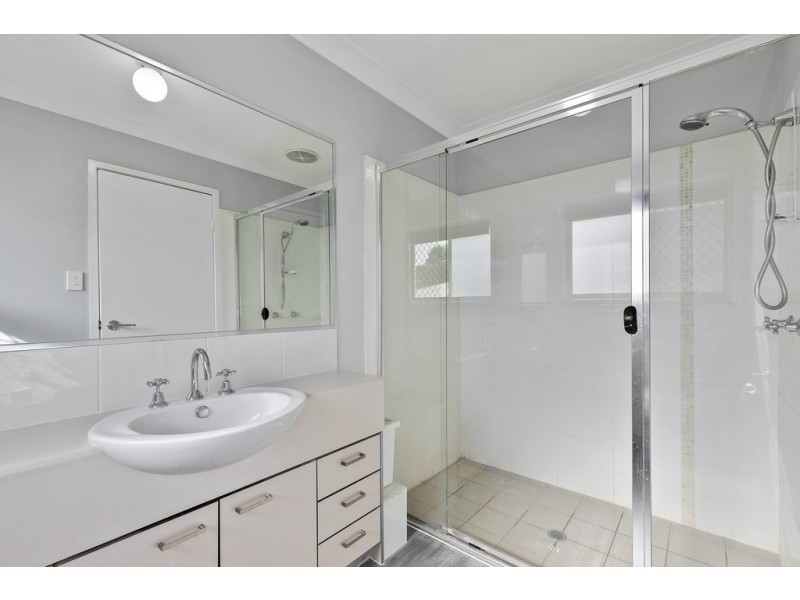 6 Cole Street, Redland Bay QLD 4165