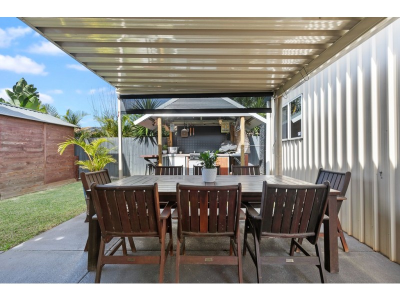 6 Cole Street, Redland Bay QLD 4165