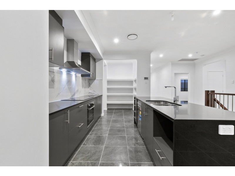 285 Main Road, Wellington Point QLD 4160