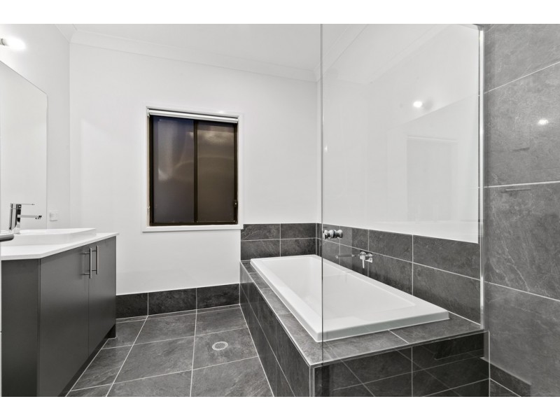 285 Main Road, Wellington Point QLD 4160
