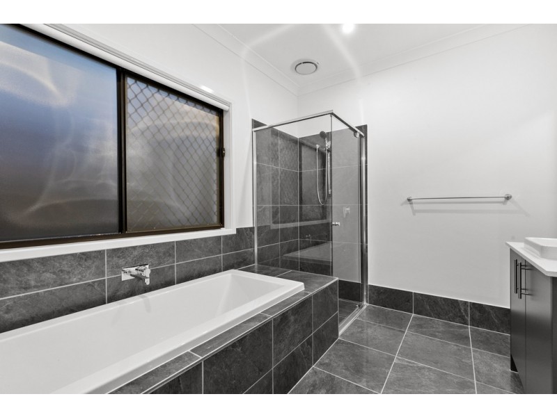 285 Main Road, Wellington Point QLD 4160