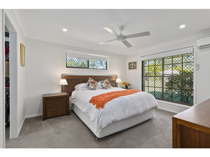 15 Whitehall Avenue, Birkdale QLD 4159