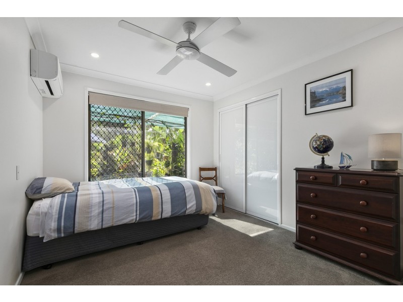 15 Whitehall Avenue, Birkdale QLD 4159