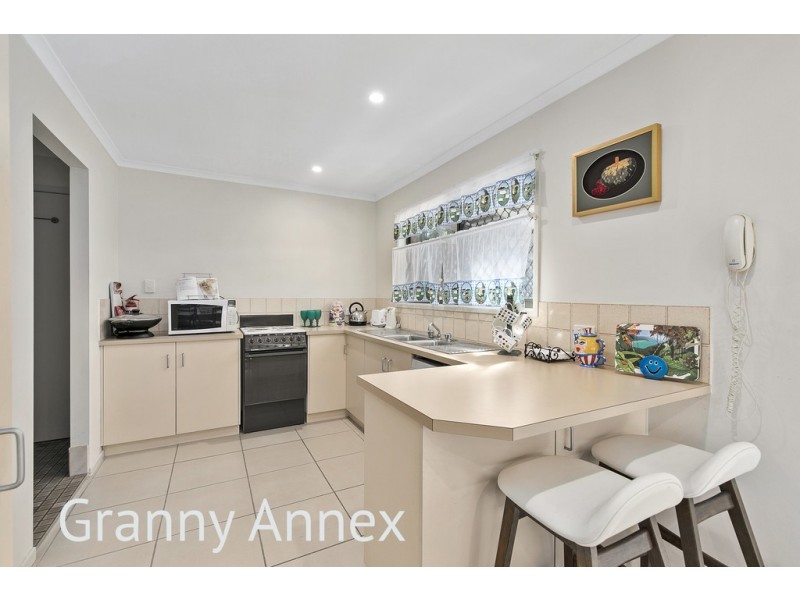 15 Whitehall Avenue, Birkdale QLD 4159