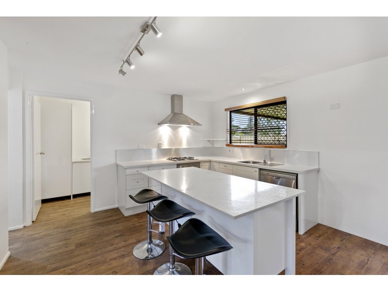 8 Wisteria Court, Victoria Point QLD 4165