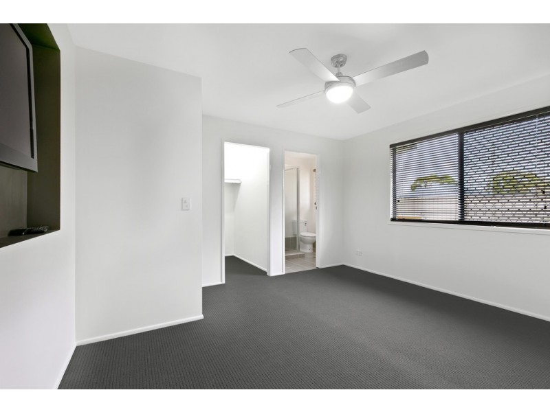 8 Wisteria Court, Victoria Point QLD 4165