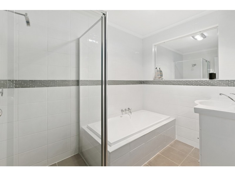 8 Wisteria Court, Victoria Point QLD 4165