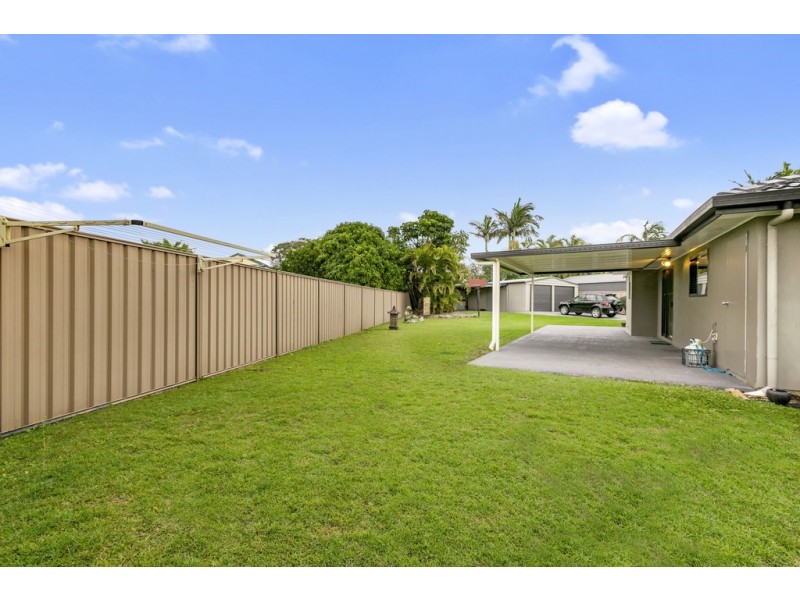 8 Wisteria Court, Victoria Point QLD 4165