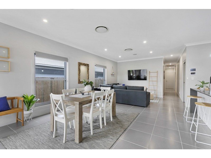 10 Rosemary Street, Thornlands QLD 4164