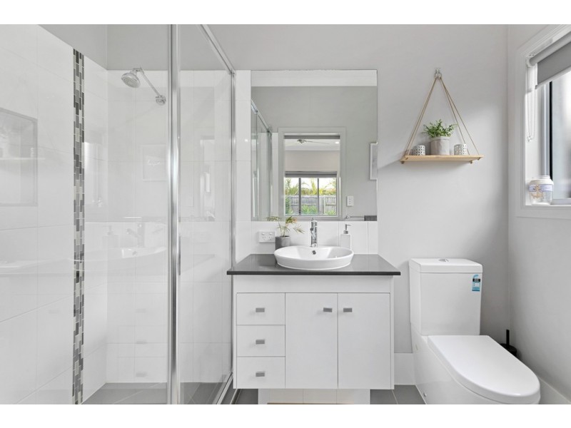 10 Rosemary Street, Thornlands QLD 4164