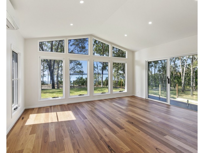 26 Sandy Cove Place, Redland Bay QLD 4165