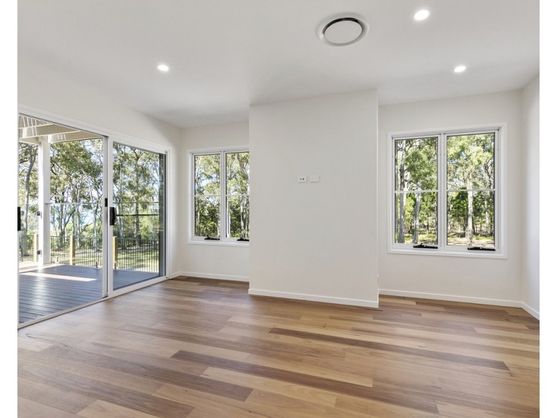 26 Sandy Cove Place, Redland Bay QLD 4165