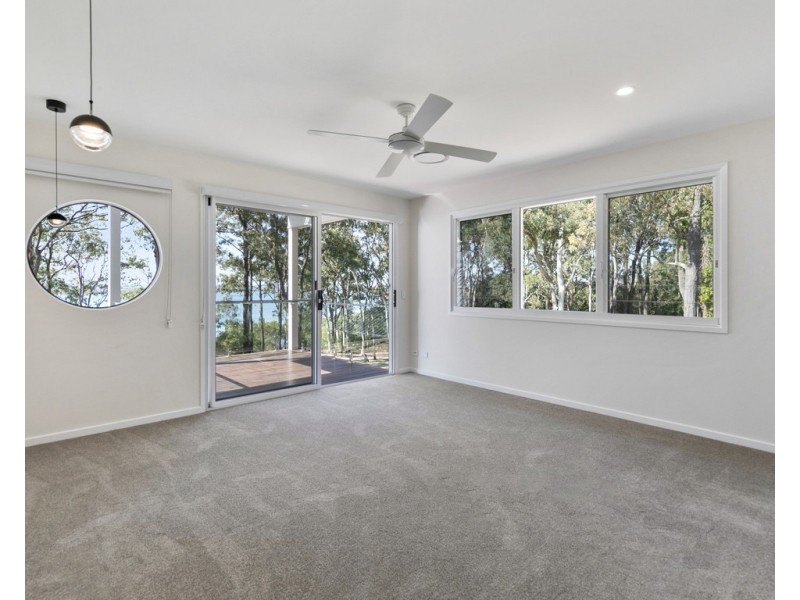 26 Sandy Cove Place, Redland Bay QLD 4165