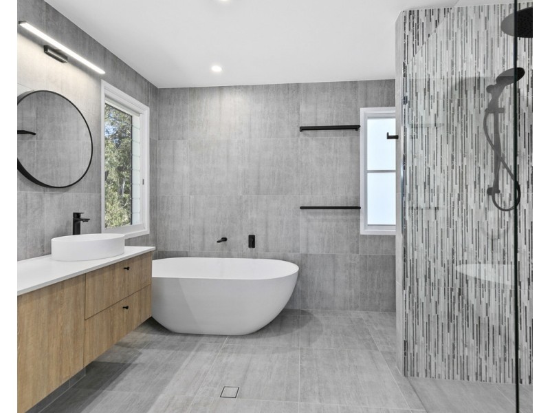 26 Sandy Cove Place, Redland Bay QLD 4165