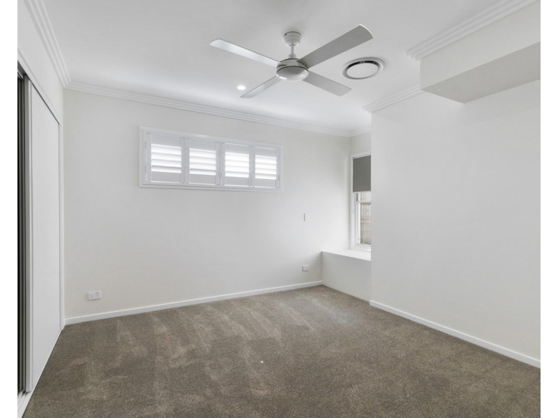 26 Sandy Cove Place, Redland Bay QLD 4165