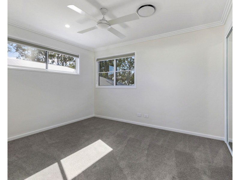 26 Sandy Cove Place, Redland Bay QLD 4165