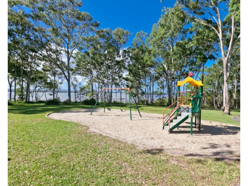26 Sandy Cove Place, Redland Bay QLD 4165