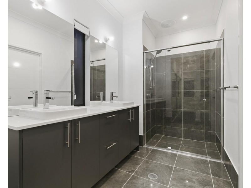 4/285 Main Road, Wellington Point QLD 4160