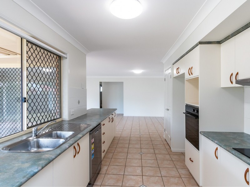 7 Admiral Court, Birkdale QLD 4159