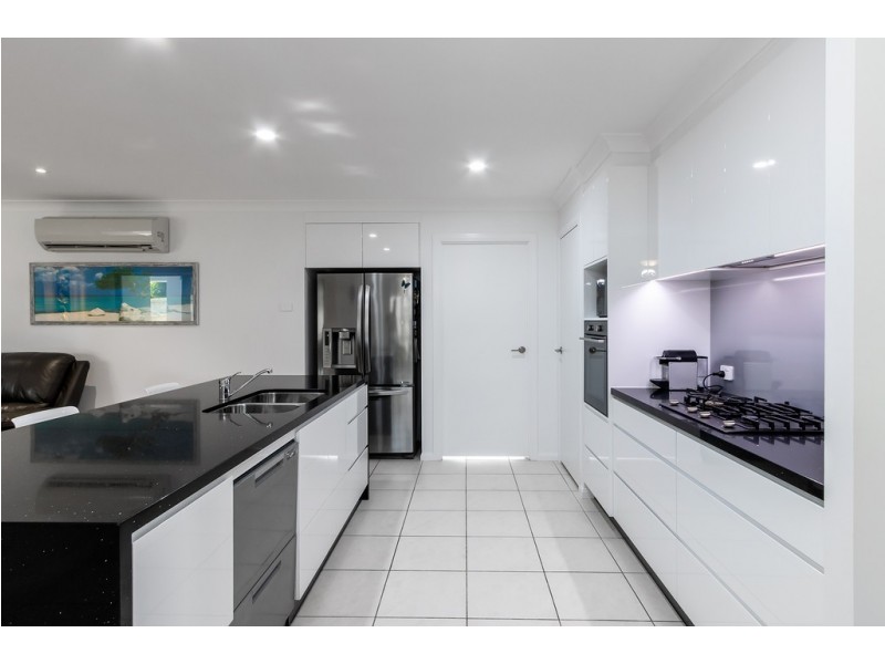 48 Aquila Street, Redland Bay QLD 4165