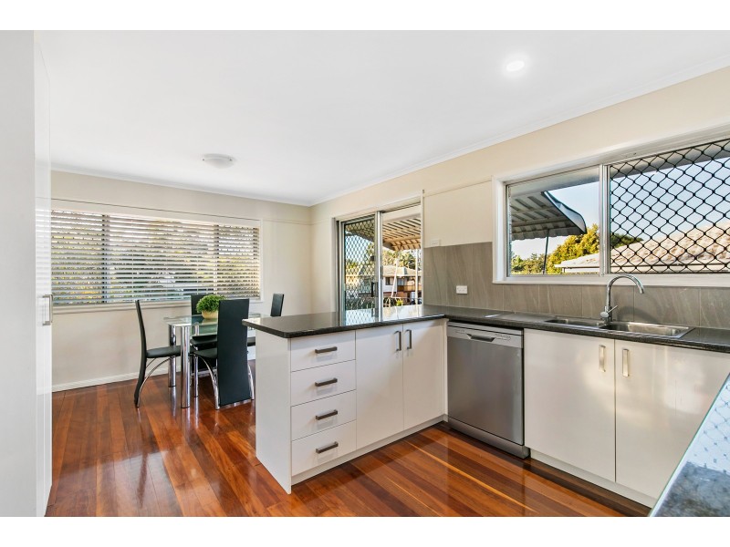 32 Charles Canty Drive, Wellington Point QLD 4160