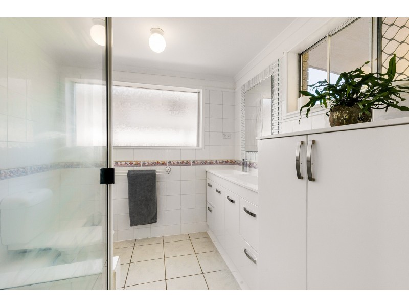 32 Charles Canty Drive, Wellington Point QLD 4160