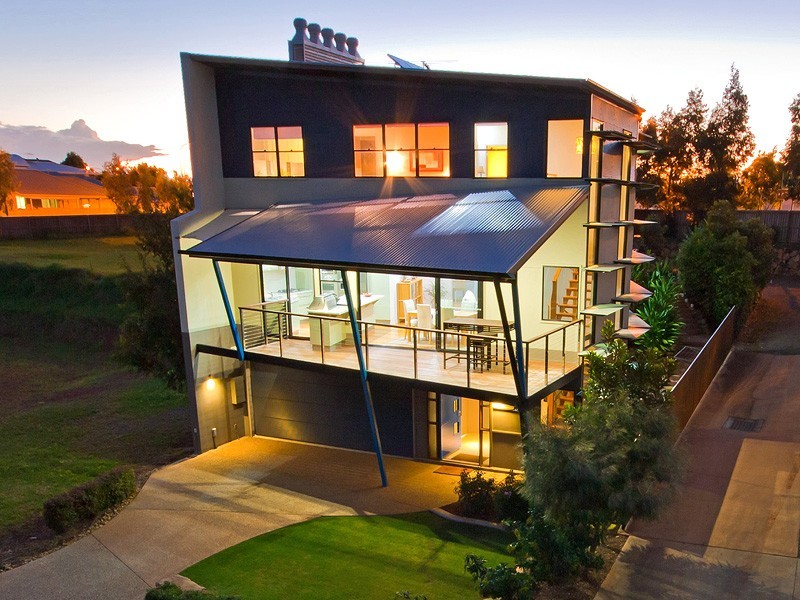 1 Oasis Close, Manly West QLD 4179