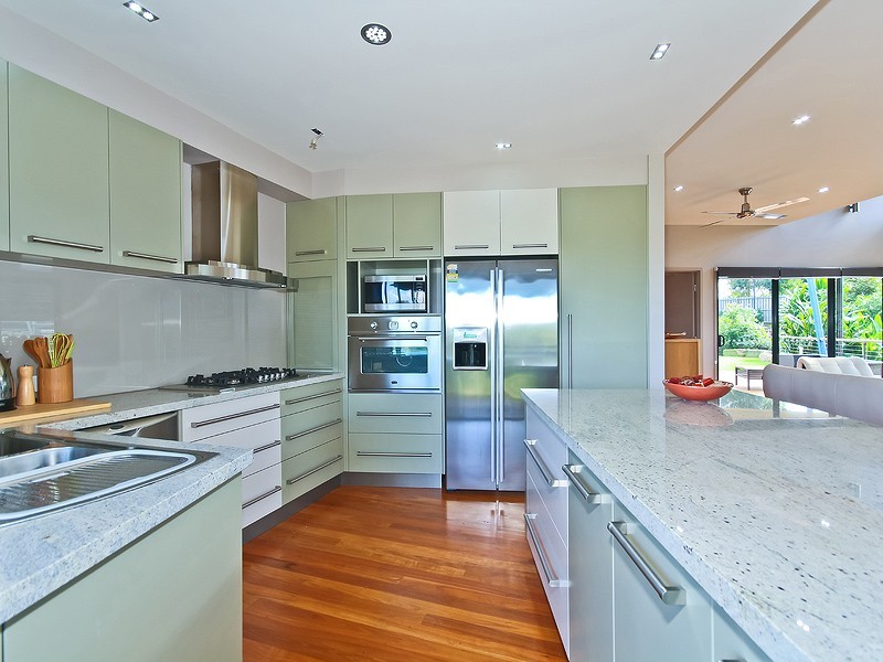 1 Oasis Close, Manly West QLD 4179