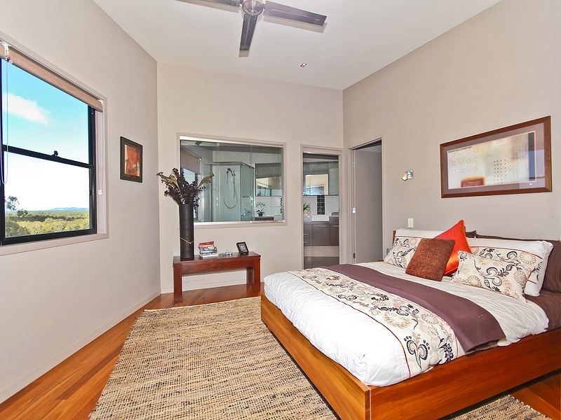 1 Oasis Close, Manly West QLD 4179