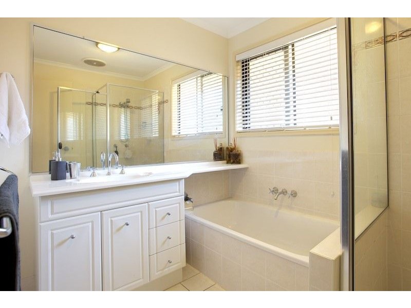11 Baythorn Drive, Thornlands QLD 4164