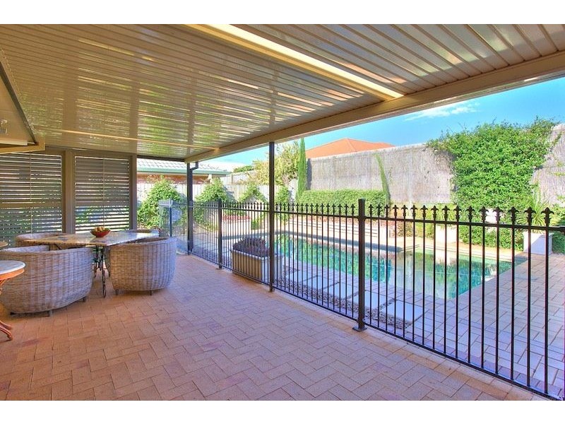 11 Baythorn Drive, Thornlands QLD 4164