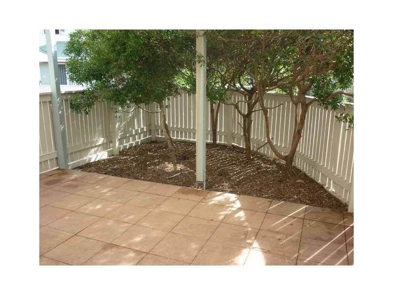 4/53 Shore Street East, Cleveland QLD 4163