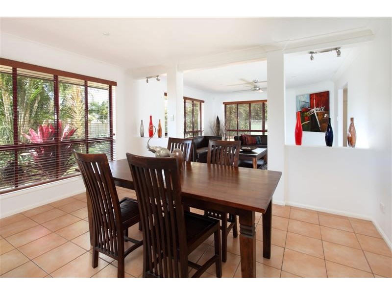 10 Darcelle Place, Ormiston QLD 4160