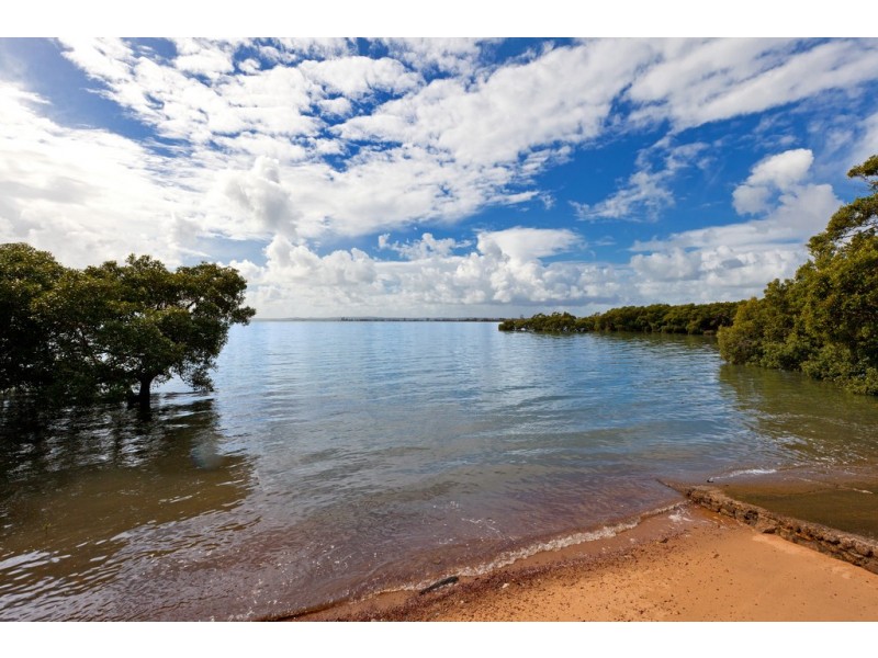 10 Darcelle Place, Ormiston QLD 4160