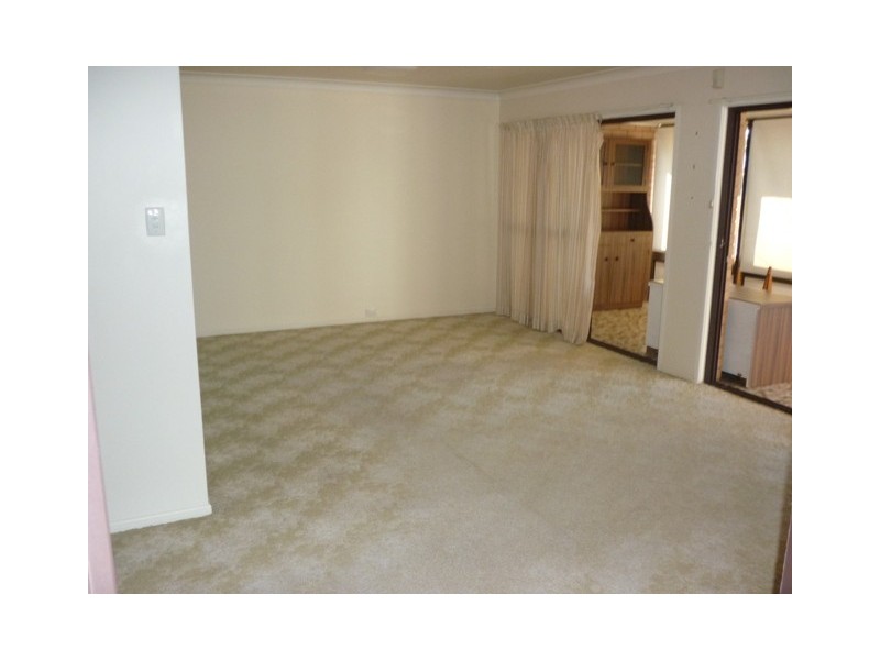 132 South Street, Cleveland QLD 4163