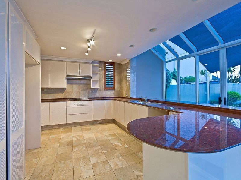 11 Seahaven Court, Raby Bay QLD 4163