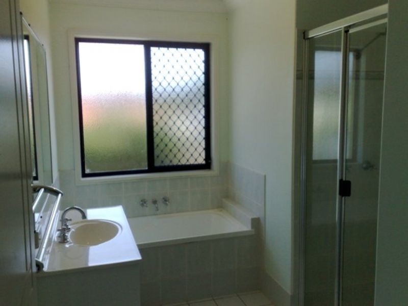 109 School of Arts Road, Redland Bay QLD 4165