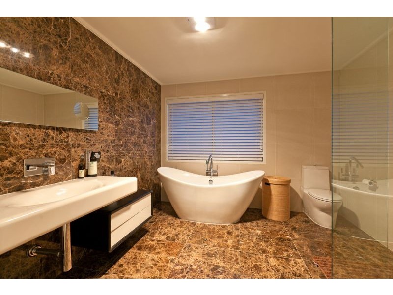 8 Piermont Place, Raby Bay QLD 4163