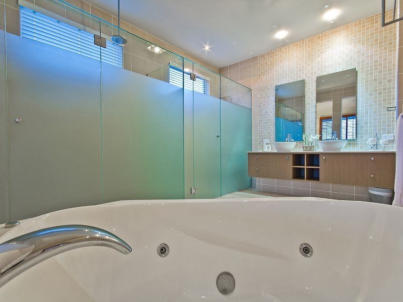 32 Caravel Court, Raby Bay QLD 4163