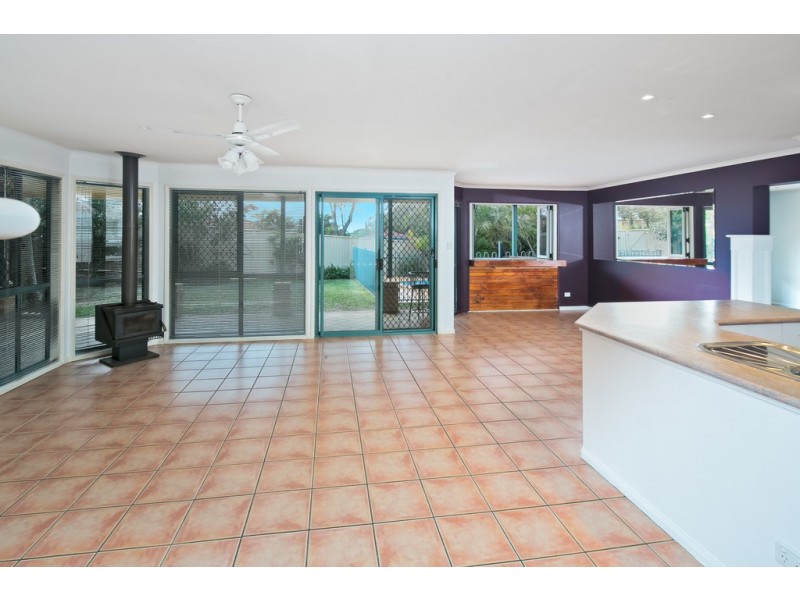 17 Burbank Road, Birkdale QLD 4159