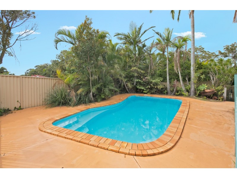 17 Burbank Road, Birkdale QLD 4159