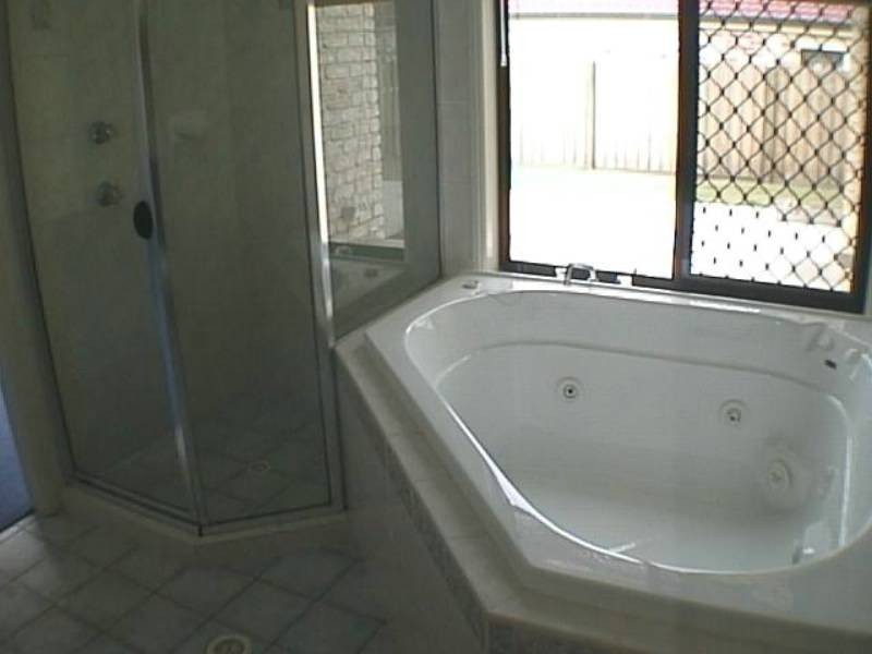 42 Plumer Street, Wellington Point QLD 4160